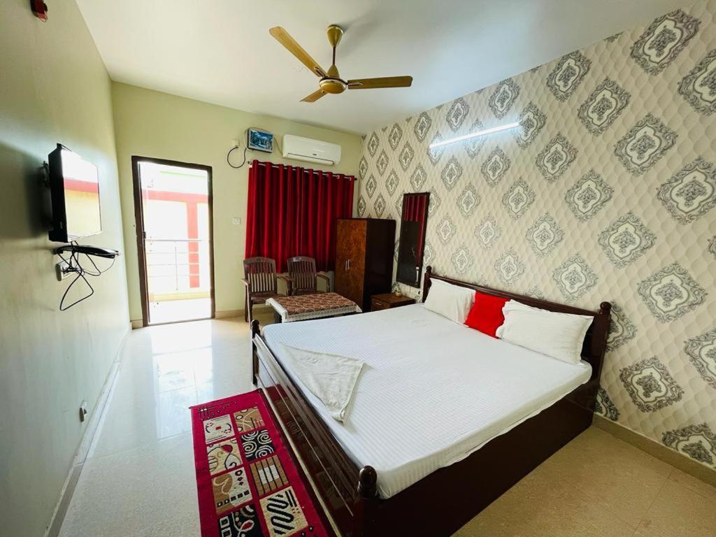 Hotel Lovely Star Inn ! ปูรี ภายนอก รูปภาพ